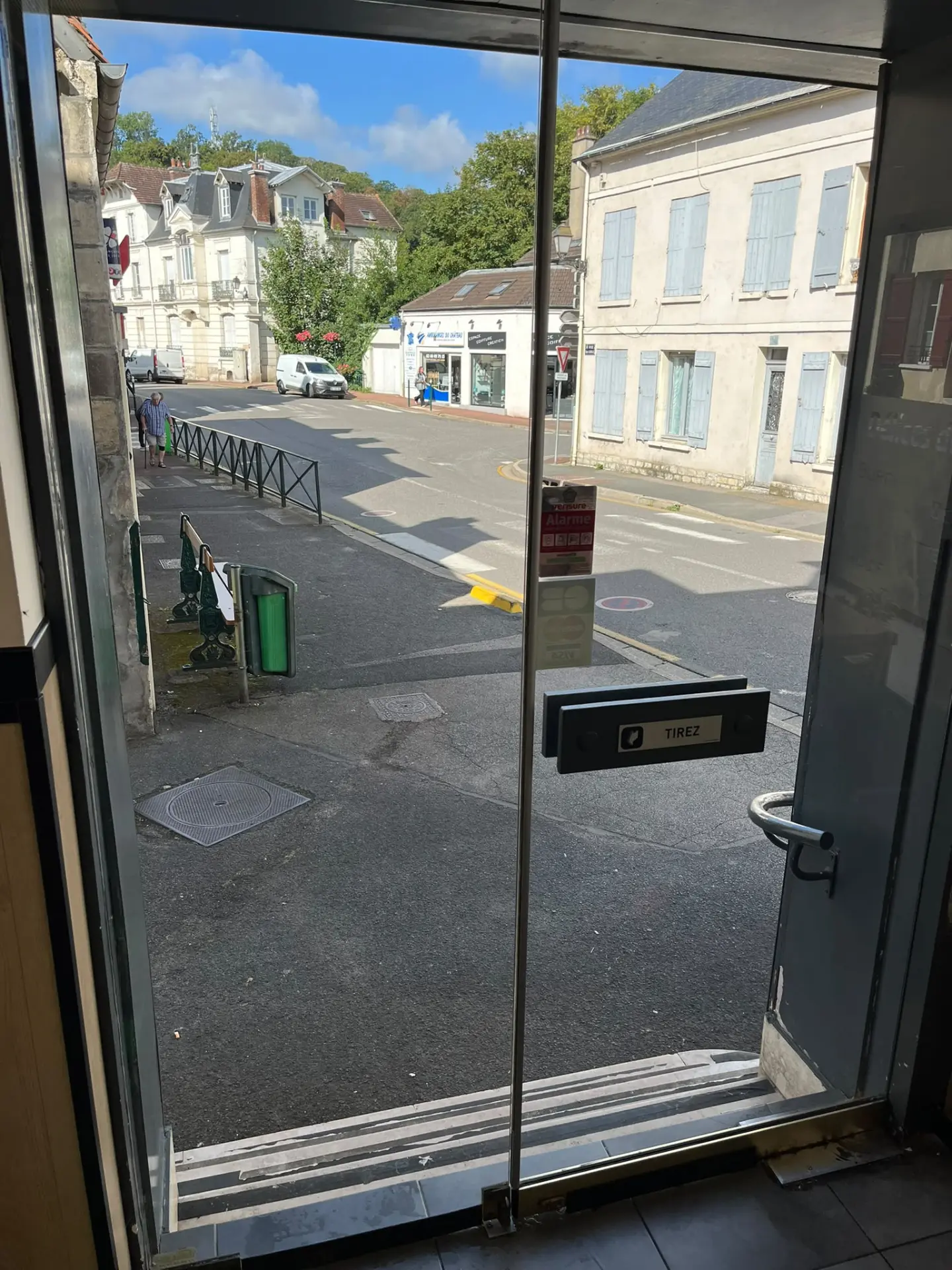 Vitre de restaurant après soin — transparence parfaite